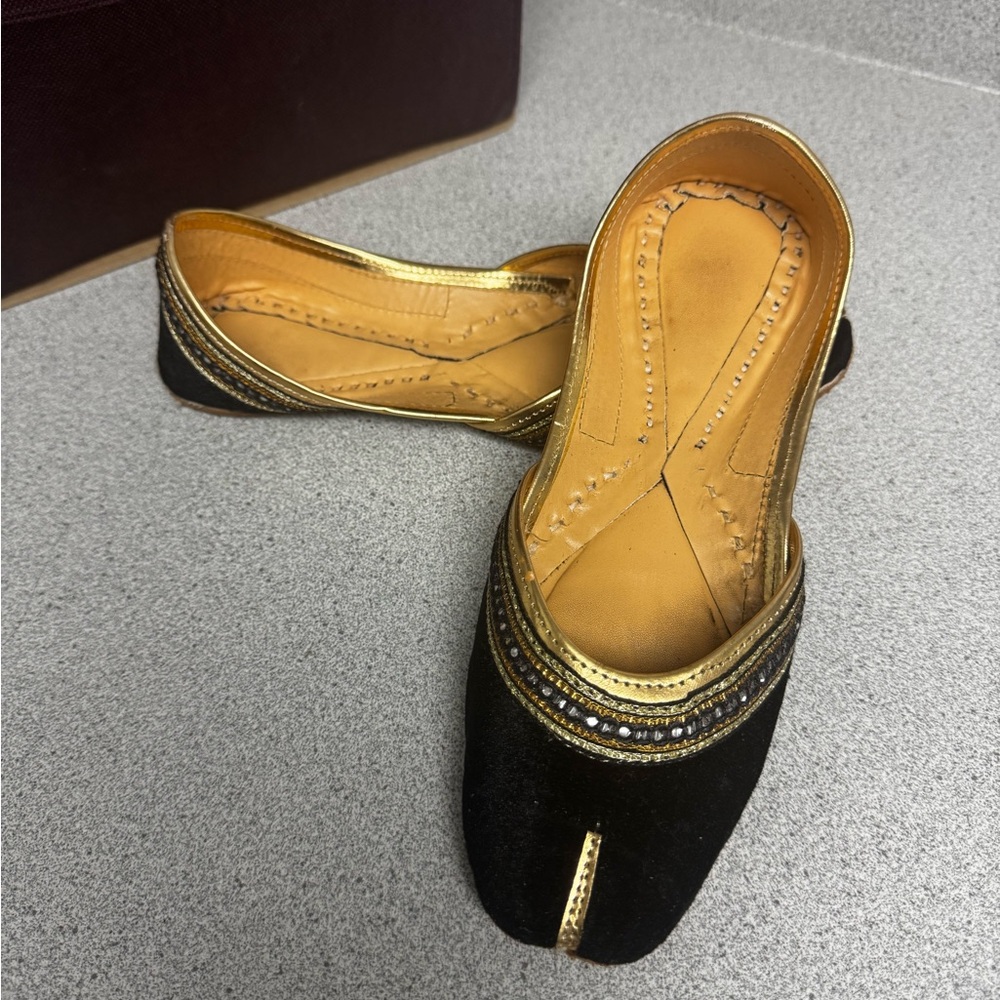 Elegant Black and Gold Women's Shoes